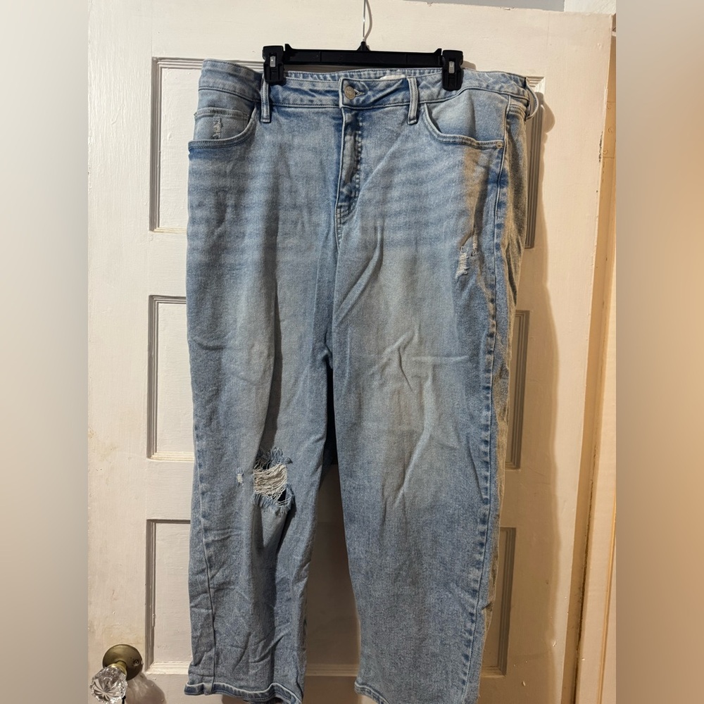 Ava & Viv Light Blue Boyfriend Jeans with Knee Distress